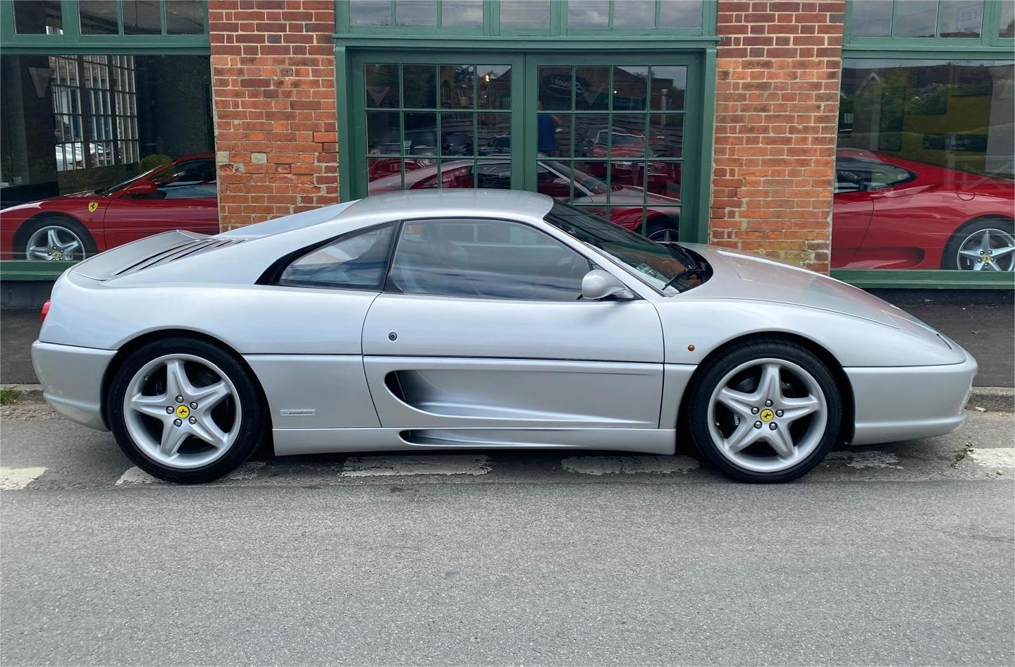 F355 6-spd, carbon seats, silver/green